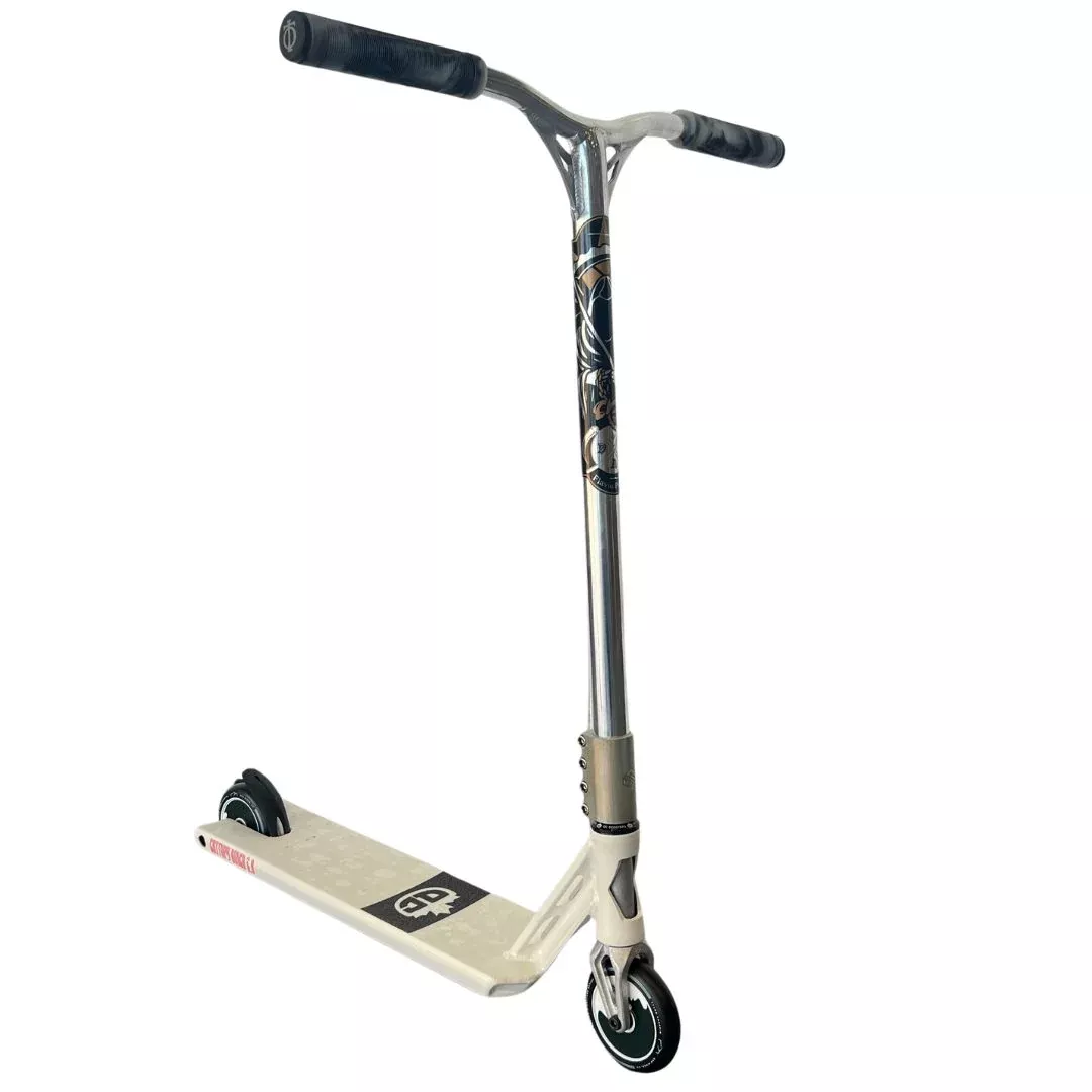 Fuzion Reaper Chrome White - Custom Scooter