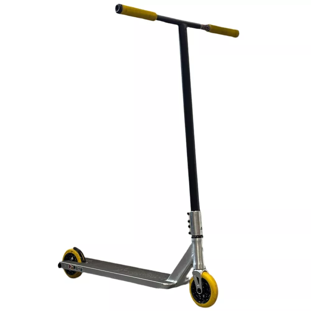 The Highlighter - Custom Scooter (USED)
