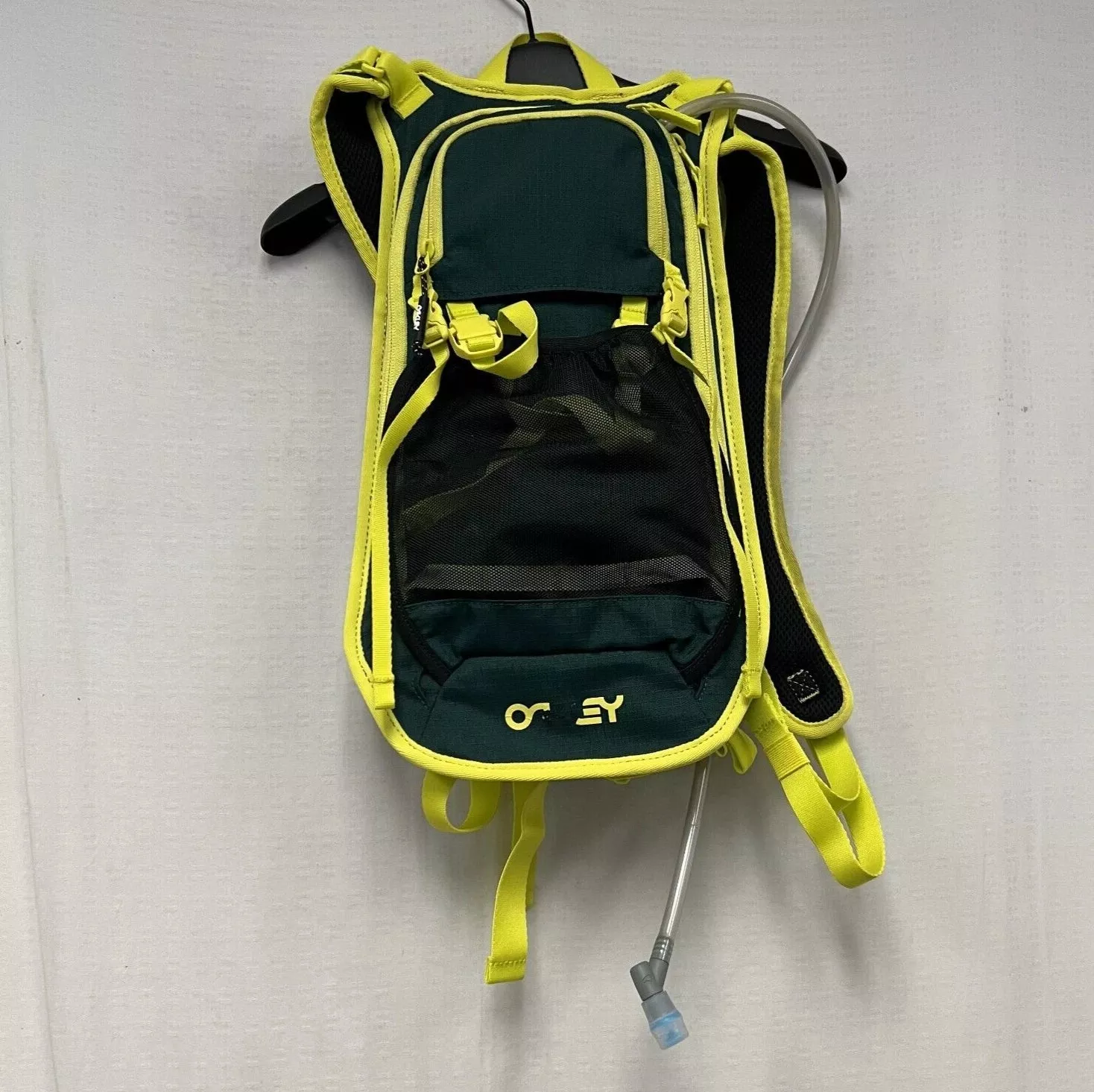 Oakley Switchback Hydration 4L Pack Backpack *DISPLAY*