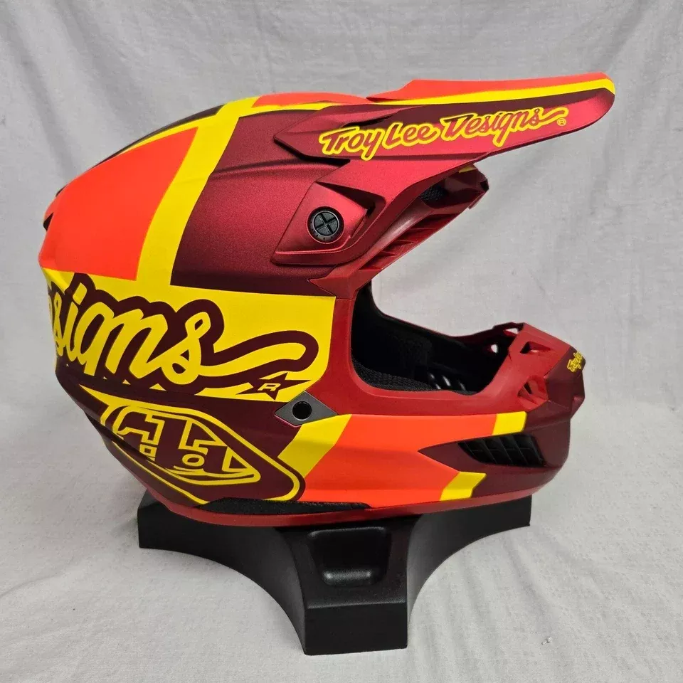 Troy Lee Designs SE5 Composite Helmet W/ MIPS *SAMPLE*